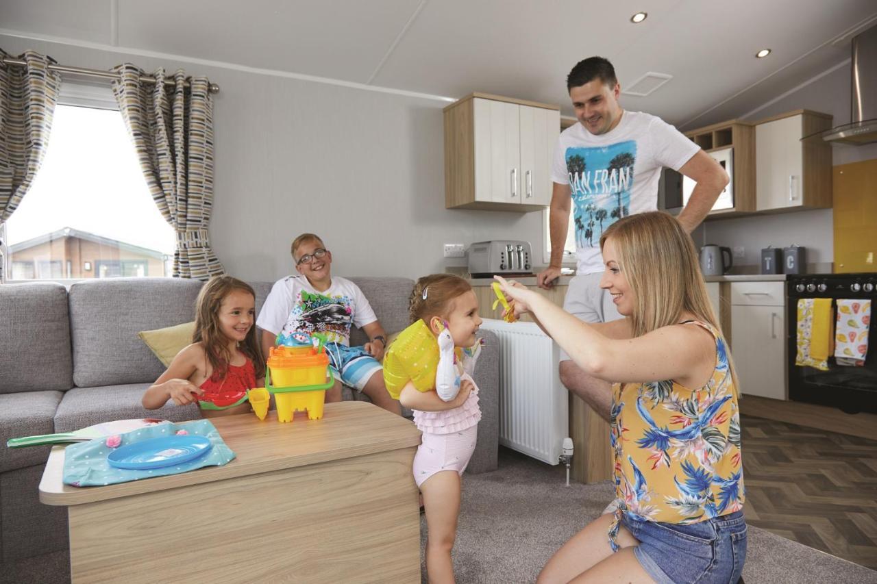 Seaton Estate Apartment Арброт Екстериор снимка