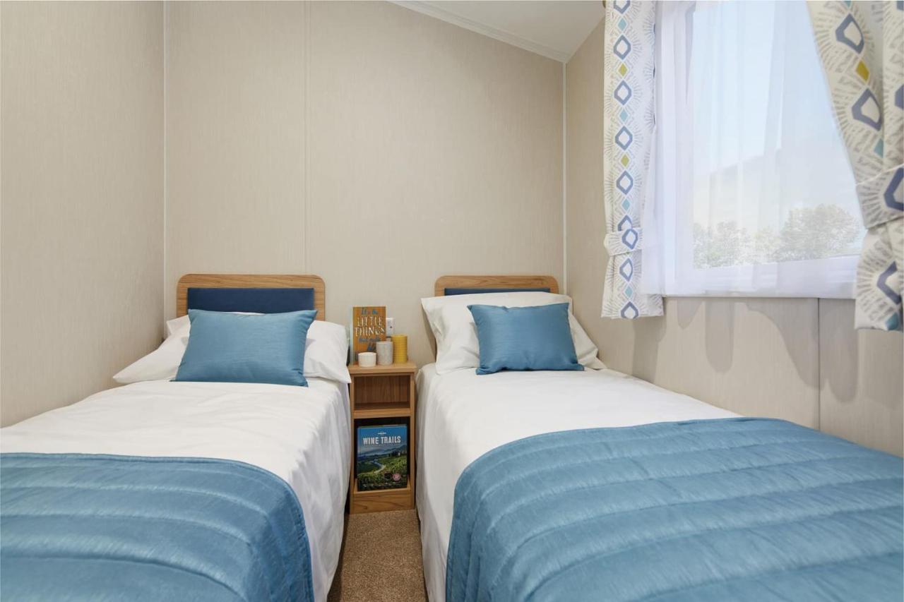 Seaton Estate Apartment Арброт Екстериор снимка