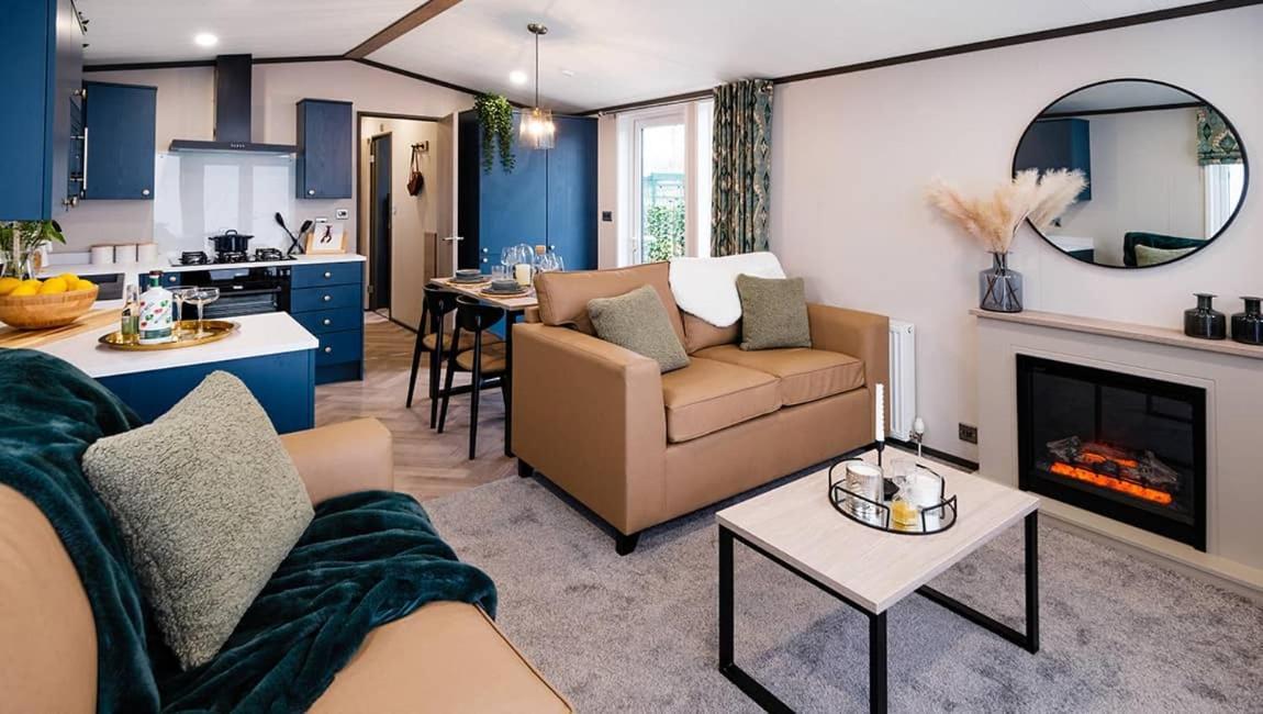 Seaton Estate Apartment Арброт Екстериор снимка