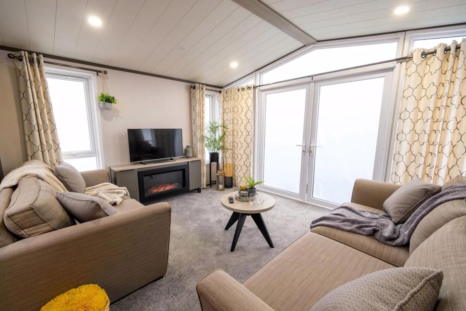 Seaton Estate Apartment Арброт Екстериор снимка